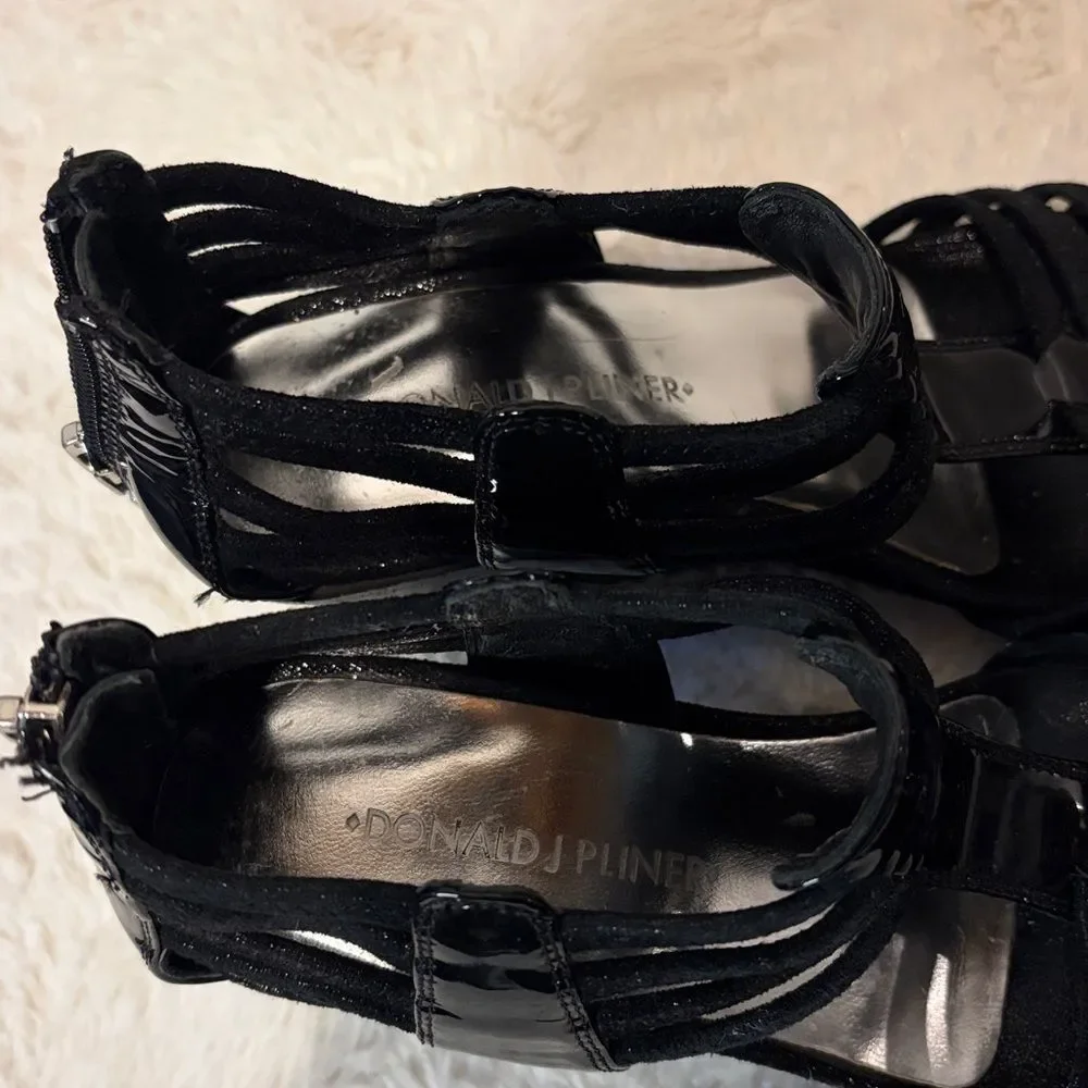 Donald J. Pliner- Ginnie Black Metallic Strappy Wedges Back Zipper- Size 5.5